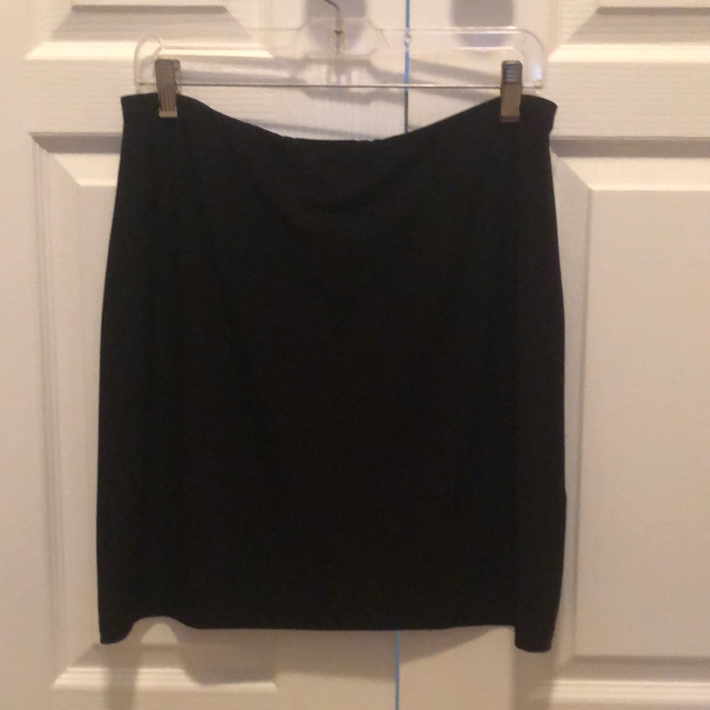 Black stretchy miniskirt